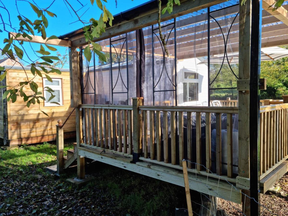 Riverside Cabin In Shropshire Oswestry Esterno foto