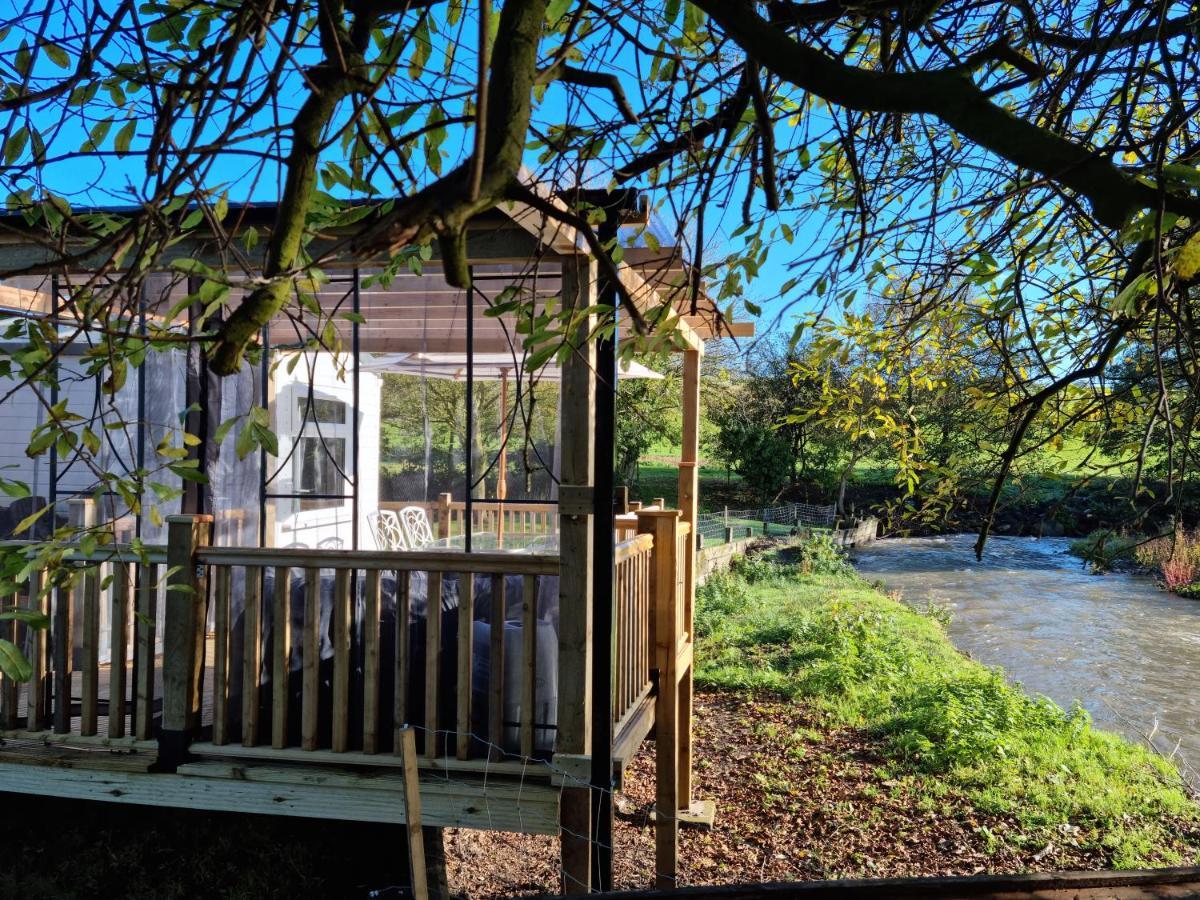 Riverside Cabin In Shropshire Oswestry Esterno foto
