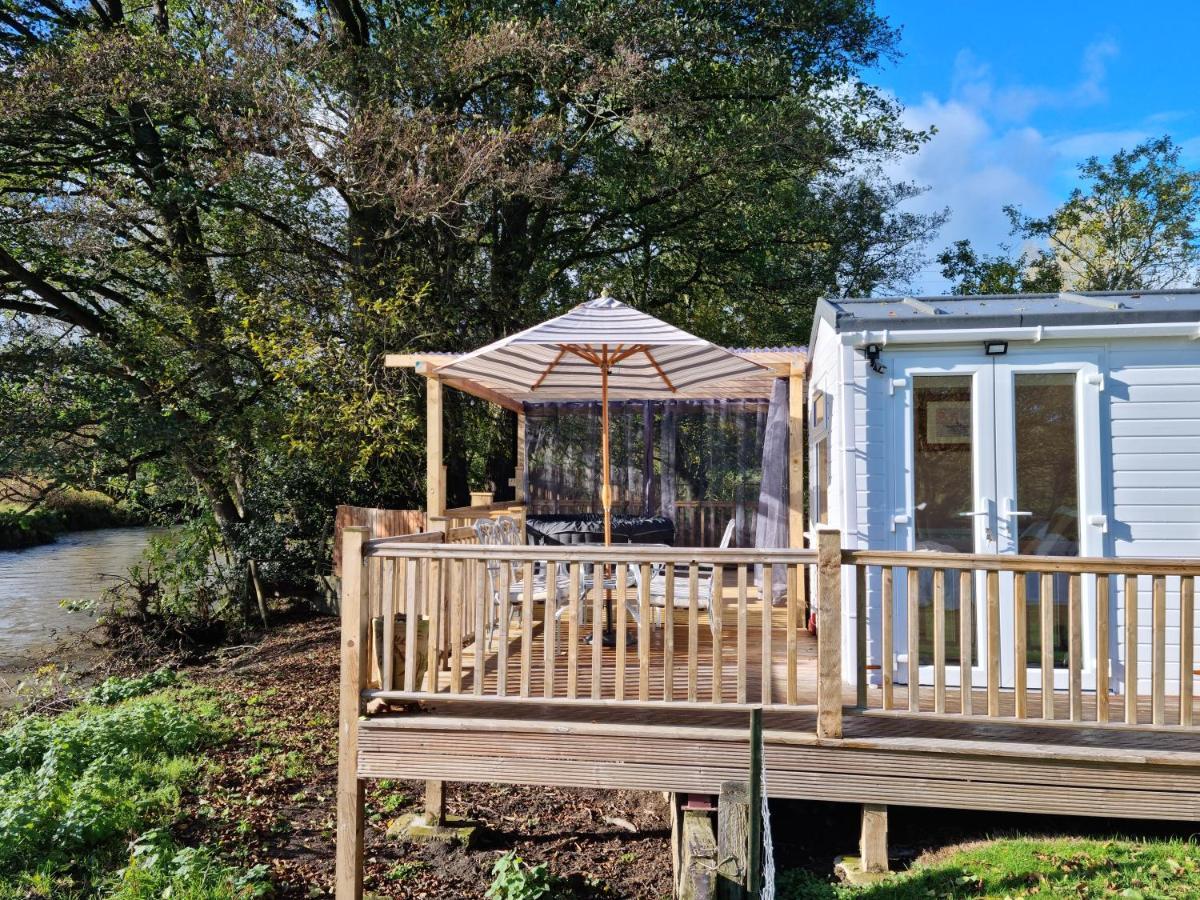 Riverside Cabin In Shropshire Oswestry Esterno foto