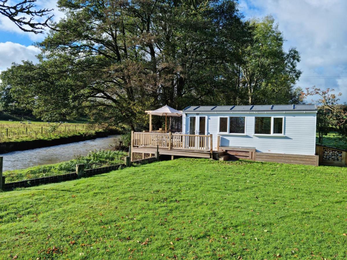 Riverside Cabin In Shropshire Oswestry Esterno foto